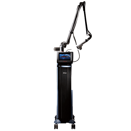 エッジワン（Edge One）CO₂フラクショナルレーザーの機器本体。Belle Via Clinic名古屋に導入されている炭酸ガスレーザー機器。ニキビ跡クレーター・深い毛穴・肌のリサーフェシングに使用