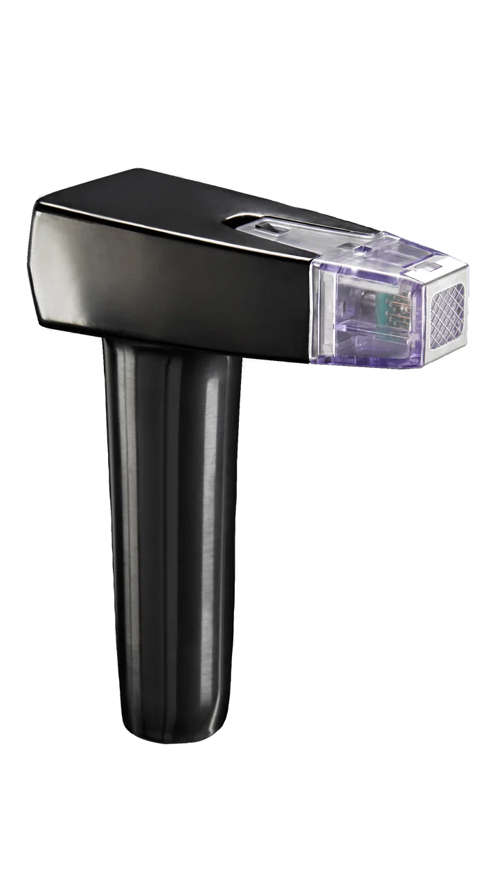 Morpheus8(モフィウス8) Morpheus8(モフィウス8)の機器本体。Belle Via Clinic名古屋に導入されているマイクロニードルRF機器。真皮深部〜皮下脂肪層へのアプローチでたるみ・毛穴・ニキビ跡を改善